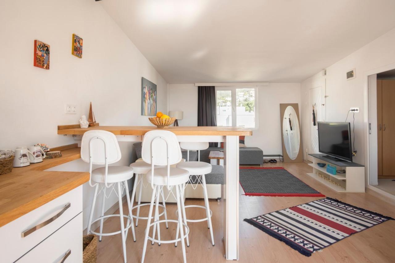 Central, Cozy, 15 Min Walk To The Beach, Fast Wi-Fi, Free Parking, 4Ppl Bodrum Luaran gambar