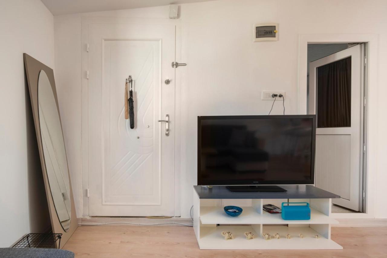 Central, Cozy, 15 Min Walk To The Beach, Fast Wi-Fi, Free Parking, 4Ppl Bodrum Luaran gambar