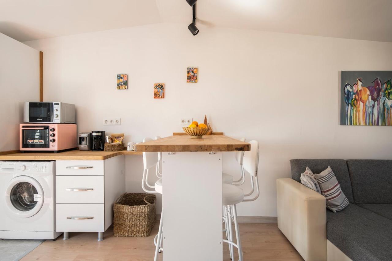 Central, Cozy, 15 Min Walk To The Beach, Fast Wi-Fi, Free Parking, 4Ppl Bodrum Luaran gambar