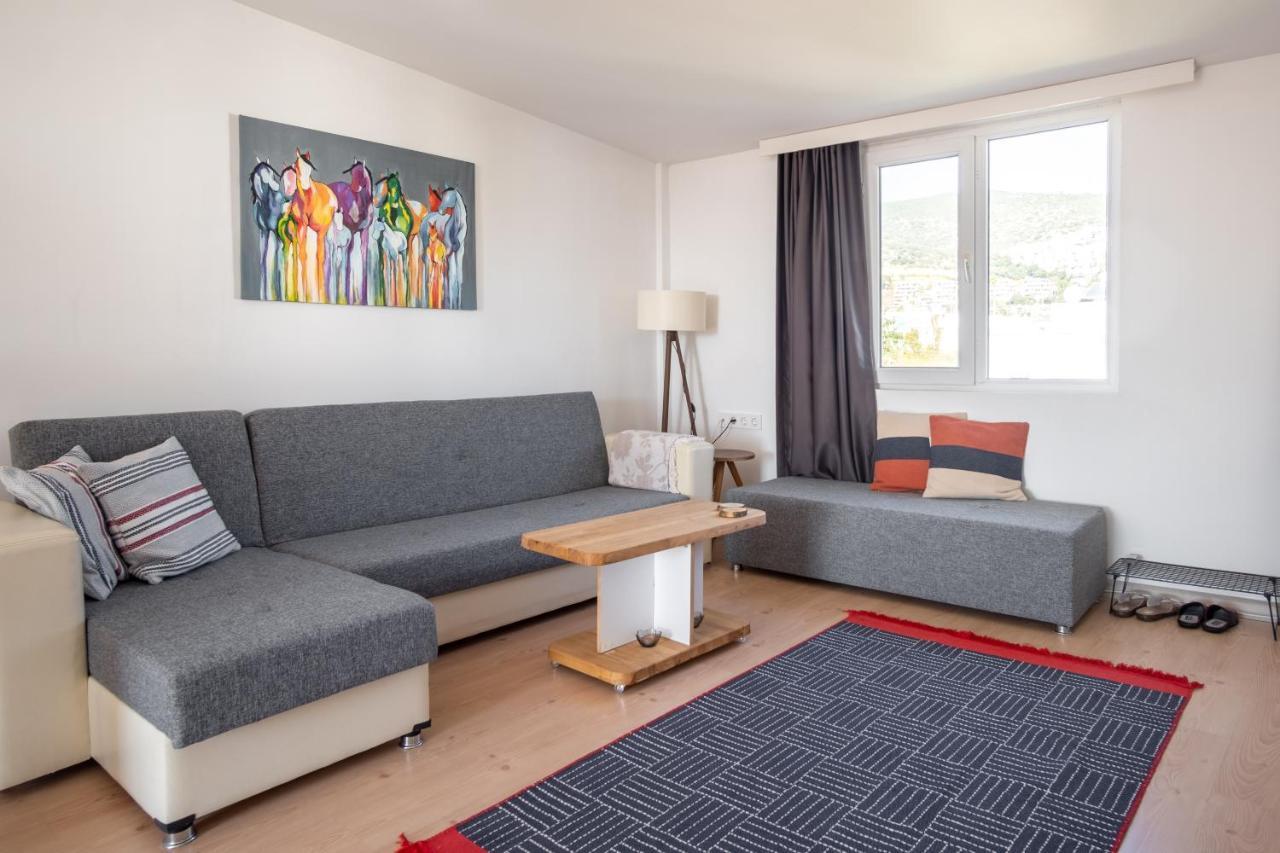 Central, Cozy, 15 Min Walk To The Beach, Fast Wi-Fi, Free Parking, 4Ppl Bodrum Luaran gambar