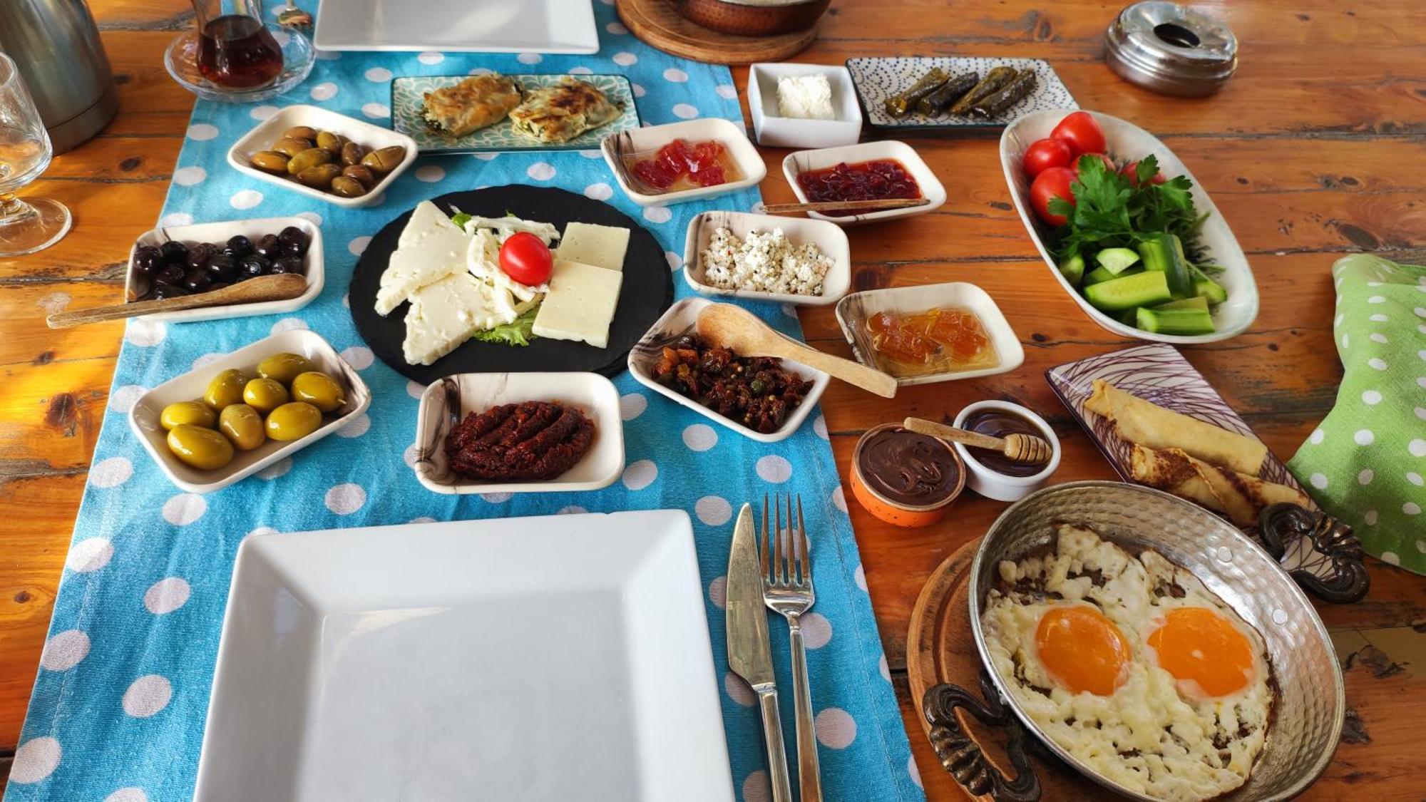 Central, Cozy, 15 Min Walk To The Beach, Fast Wi-Fi, Free Parking, 4Ppl Bodrum Luaran gambar